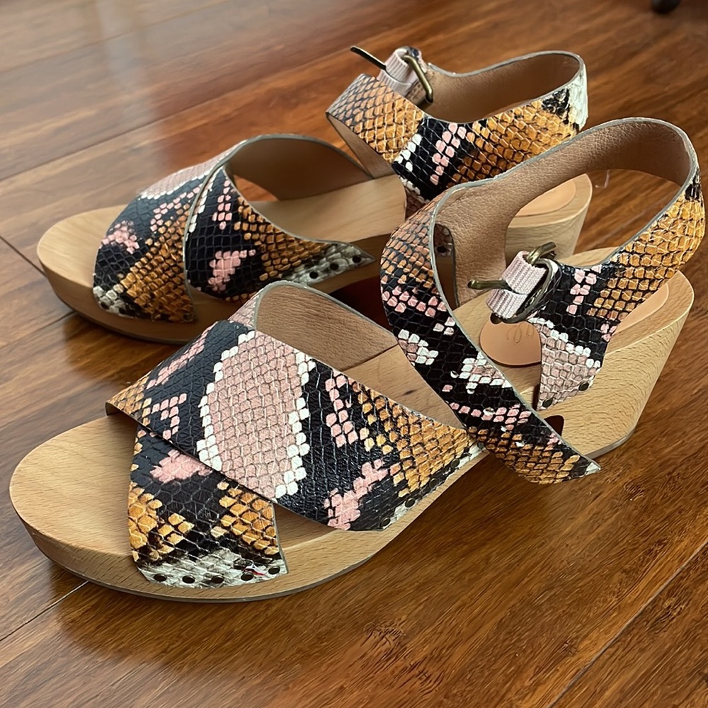 MADEWELL SNAKES SKIN DRESS CLOGS SZ: 6.5